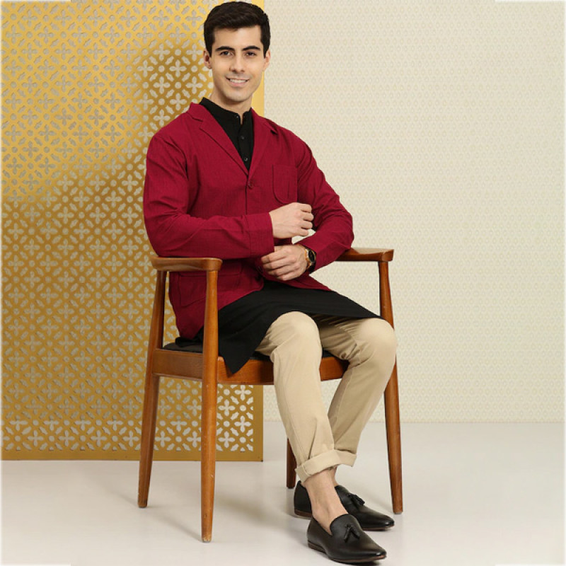 Men Red Solid Single-Breasted Blazer